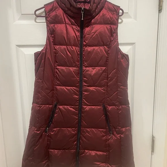 Von Maur Metallic Crimson Red Quilted Puffer Long Vest - Picture 1 of 3